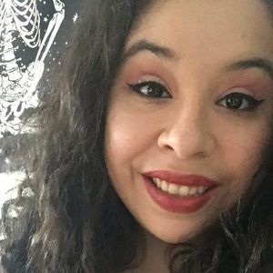 Meet your Posher, Leticia